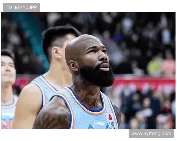 新疆主场球馆漏水比赛暂停超40分钟